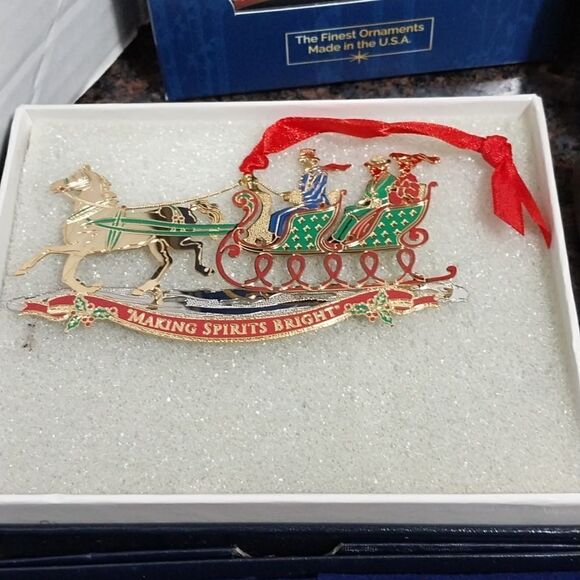 8 Boxes of Christmas Tree Ornaments From the White House. - Picture 5 of 8